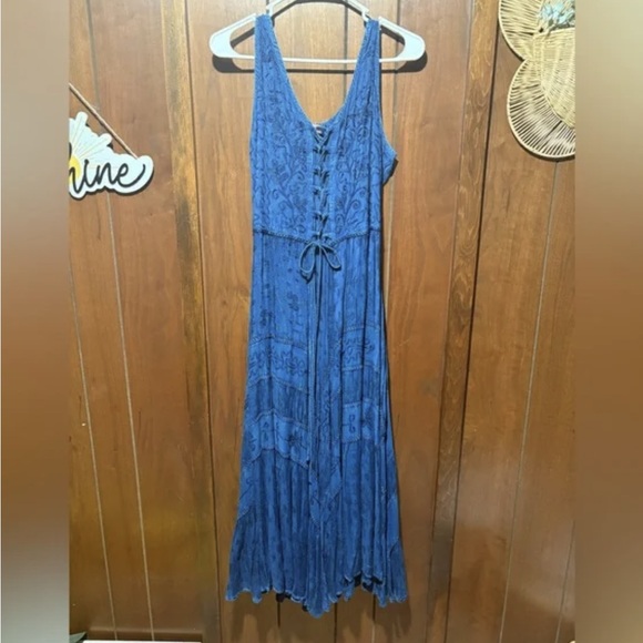 Dresses & Skirts - Blue Sleeveless Maxi Dress